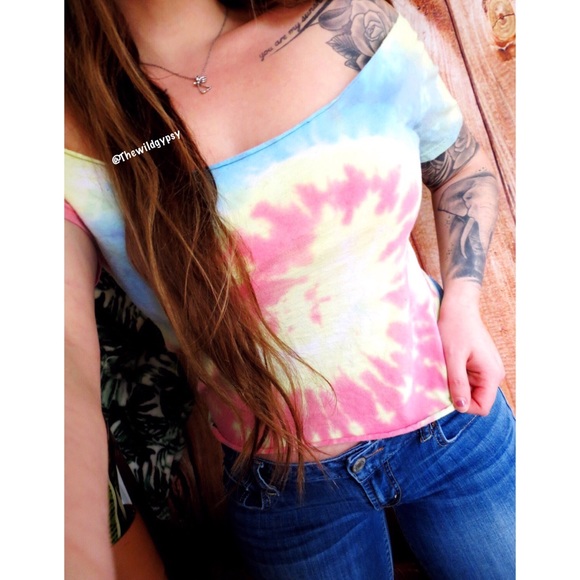 Slouchy tie dye crop tee 🌷 - Picture 2 of 3